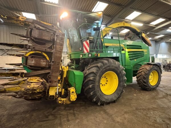Ensileuse automotrice John Deere 7580