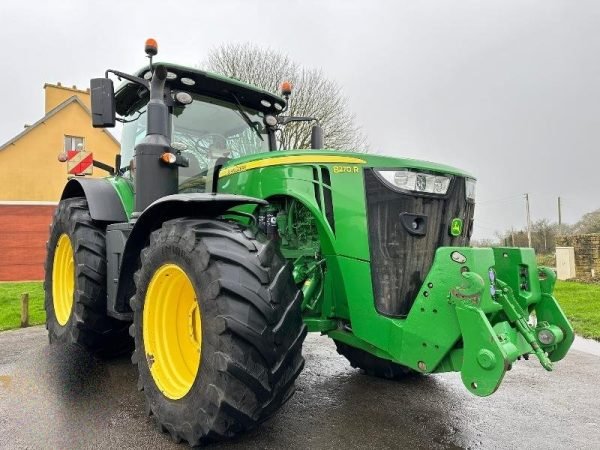 Tracteur agricole John Deere 8270R