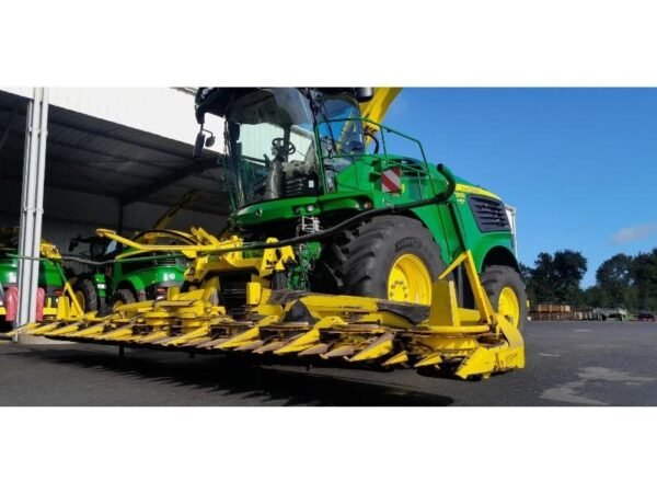 Ensileuse automotrice John Deere 9700