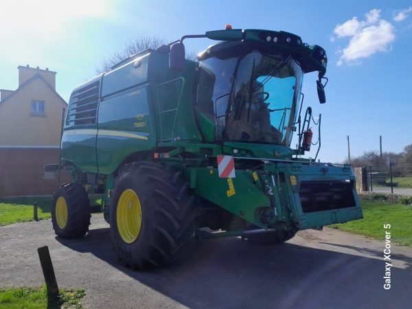 Moissonneuse batteuse John Deere T660HM
