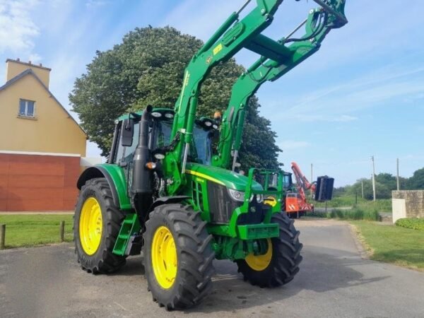 Tracteur agricole John Deere 6120M