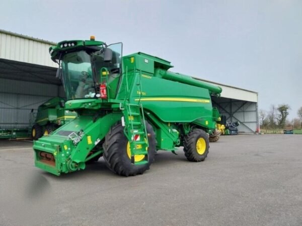 Moissonneuse batteuse John Deere T670