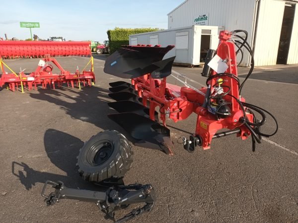 Charrue Kuhn VM123