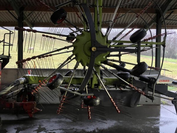 Andaineur CLAAS LINER 2900