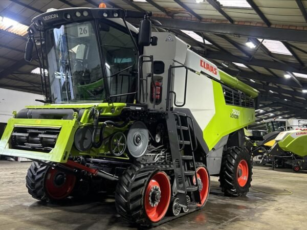 Moissonneuse-batteuse CLAAS LEXION 7500 TERRA TRAC