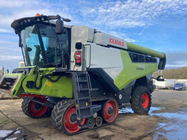 Moissonneuse-batteuse CLAAS LEXION 7700 TERRA TRAC