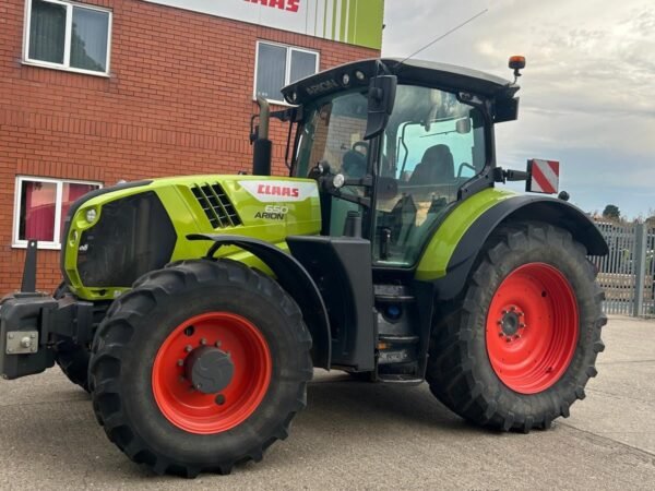 Tracteur agricole CLAAS ARION 650 HEXASHIFT - STAGE V CEBIS 50K
